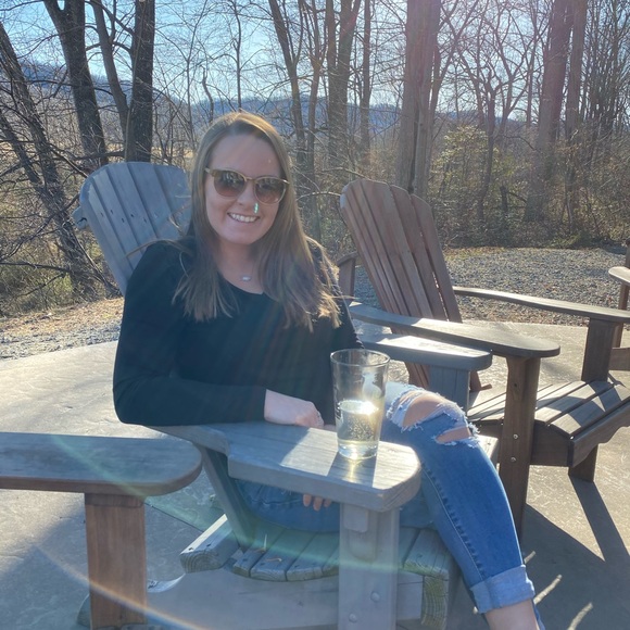 Meet your Posher, Aspen - Picture 1 of 1